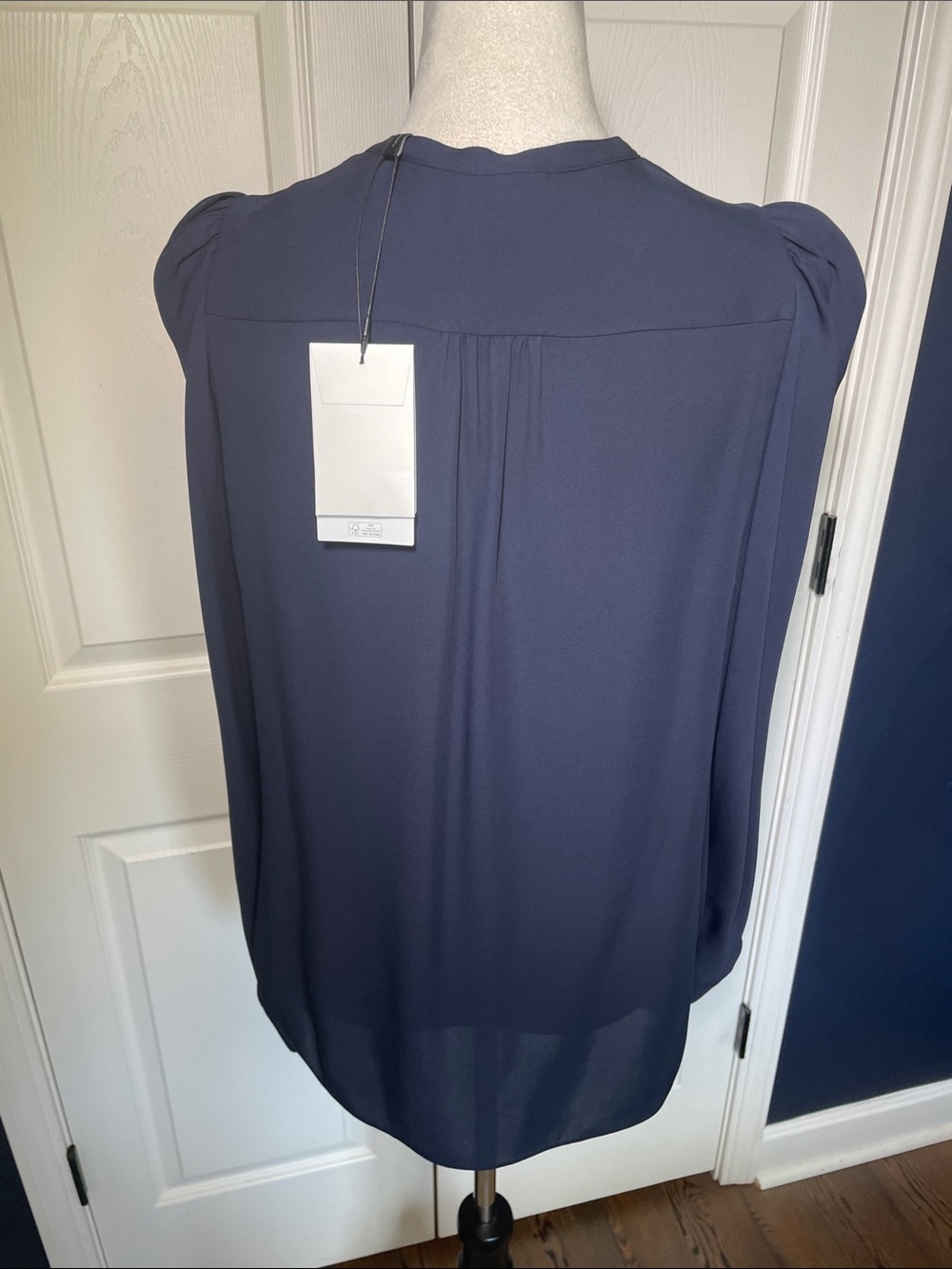 NWT Theory Silk Navy Button-Front Puff-Sleeve Ruched Blouse Size Large - Picture 5 of 10